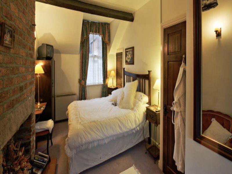 The Old Lockup Hotel Wirksworth Bagian luar foto